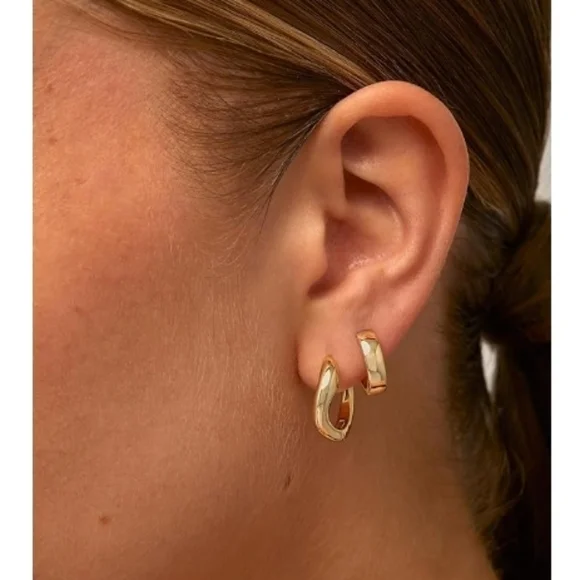 14K White Gold Plated Wavy Huggie Twisted Hoop Earrings - Picture 4 of 5